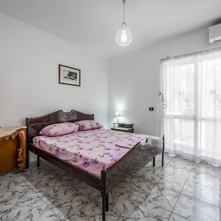Apartment House *